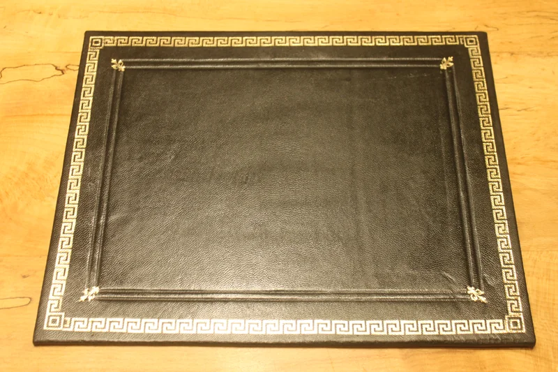 Desk pad 04 — Greek-key border