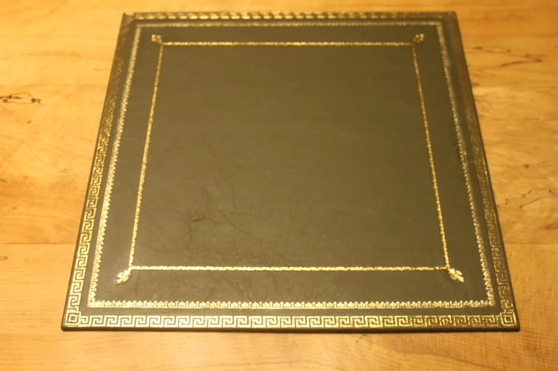 Desk pad 08 — Greek-key & inner leaf border