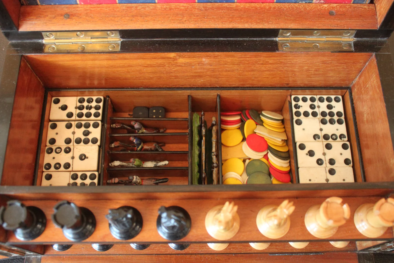 Victorian burr walnut games compendium — view 6