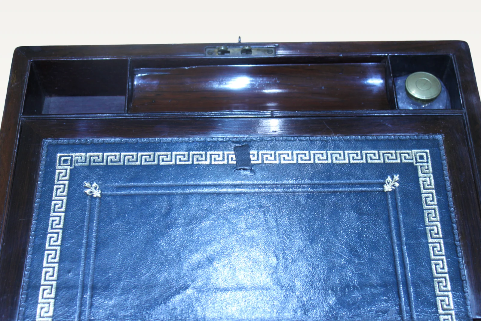 An early Victorian rosewood writing slope — view 8