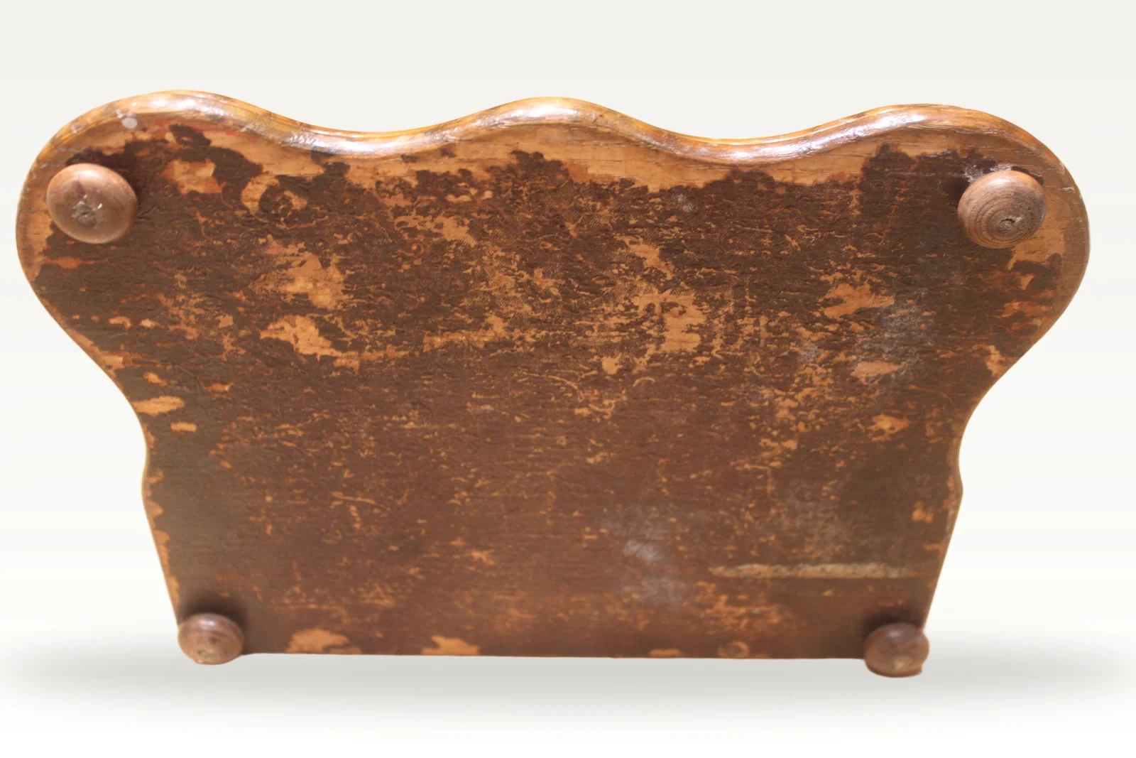 Late Victorian oak and brass desk tidy or standish — view 8