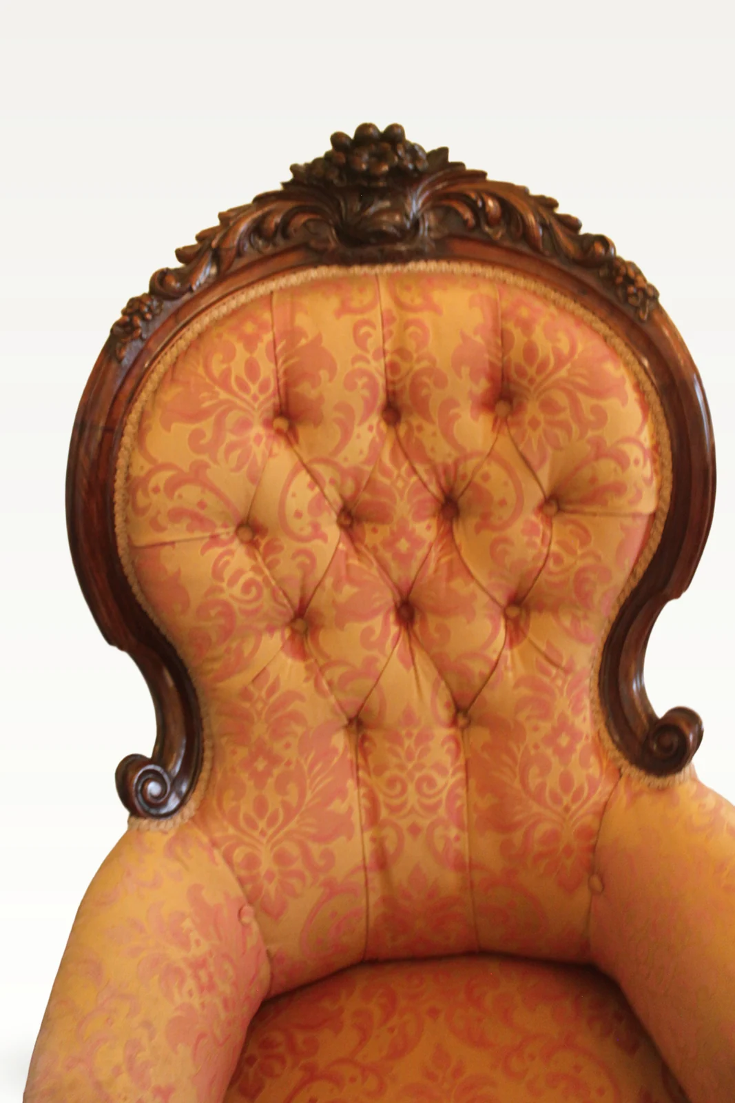An early Victorian gentleman's armchair. — view 2