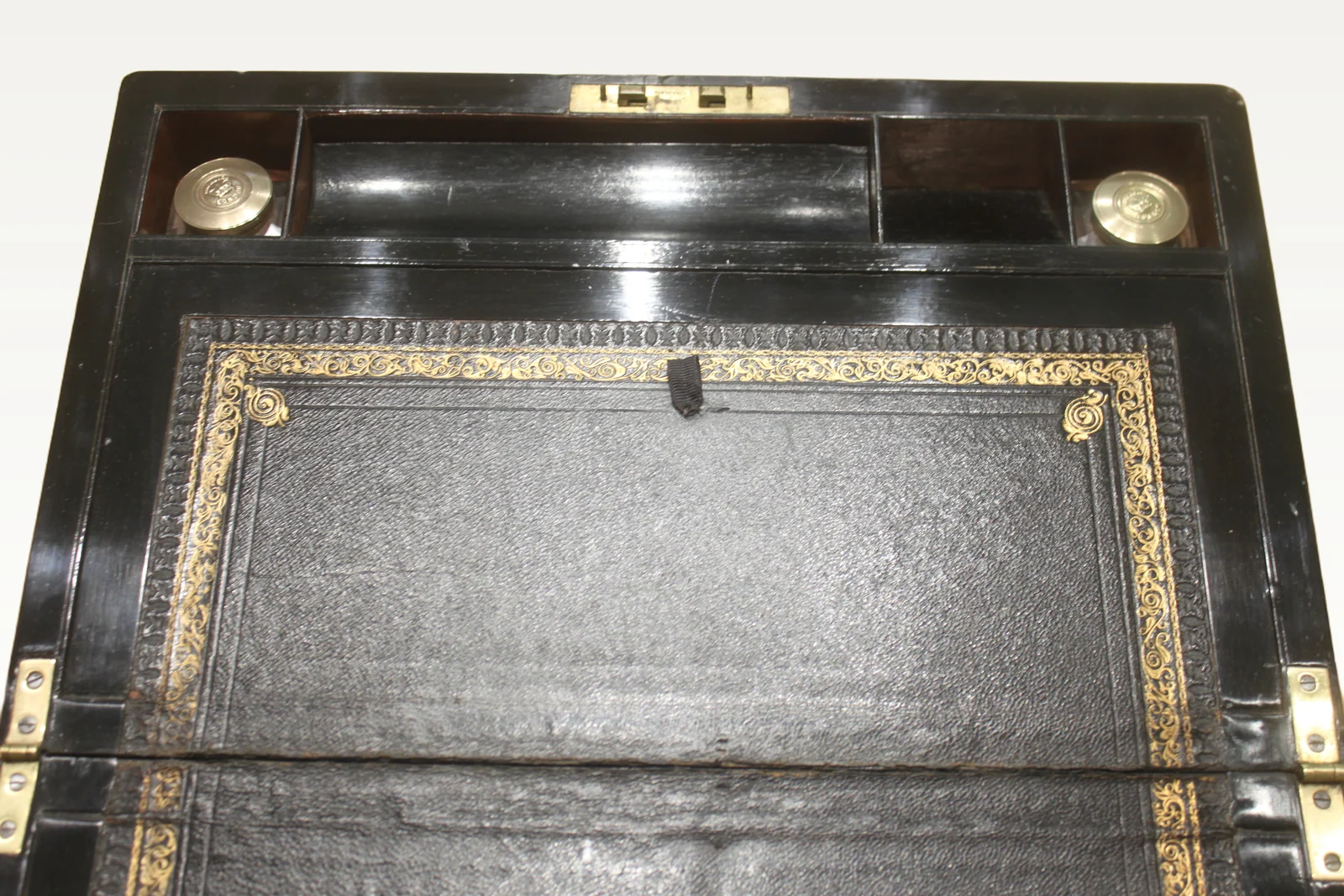 Burr walnut writing slope with secret drawers and Bramah lock — view 11