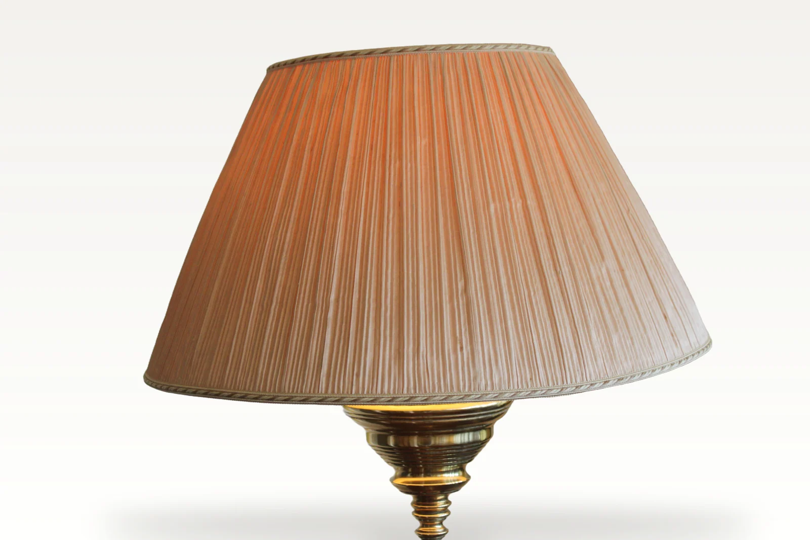 Victorian telescopic brass standard lamp — view 9