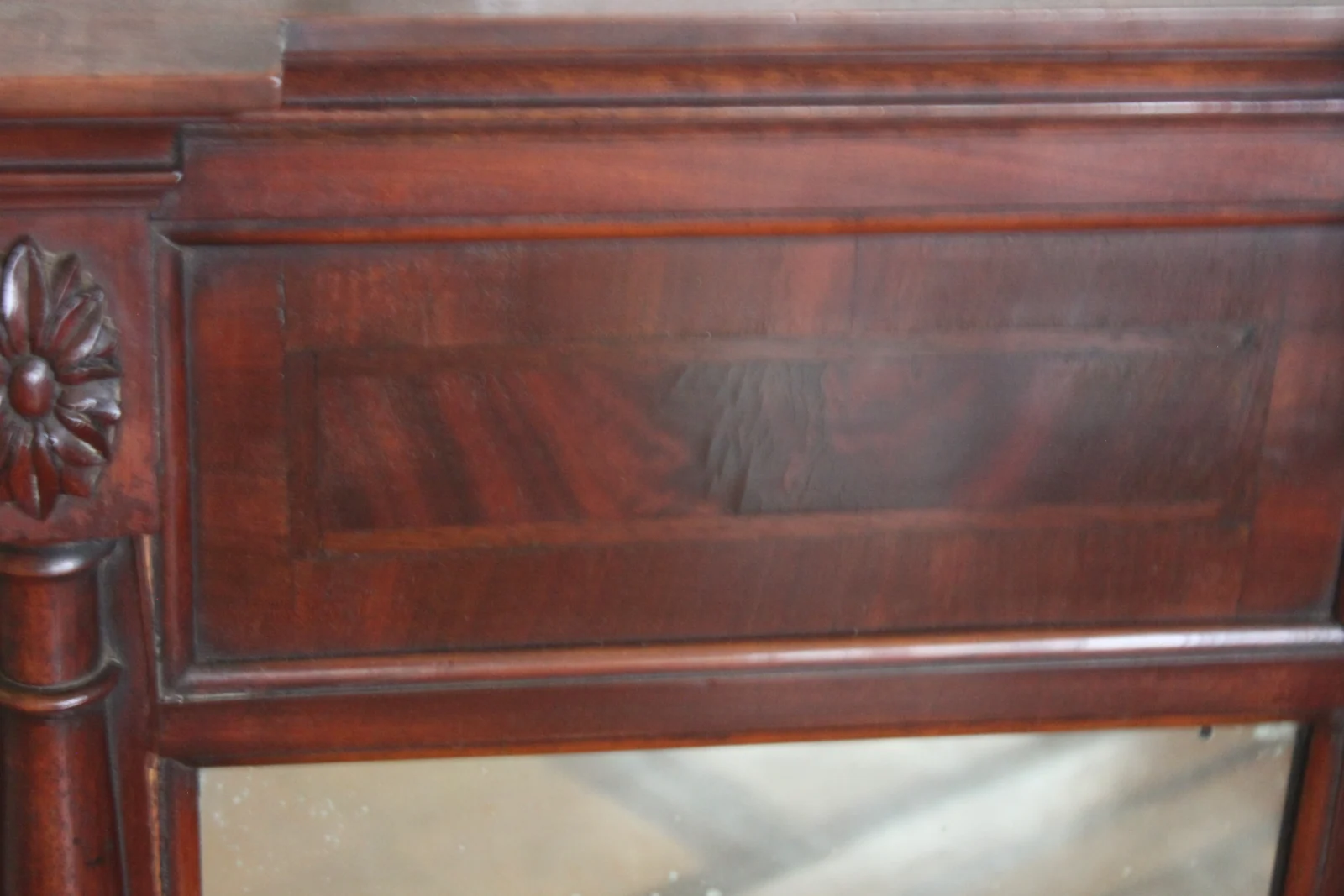 A fine late George IV mahogany pier mirror in mahogany — view 4