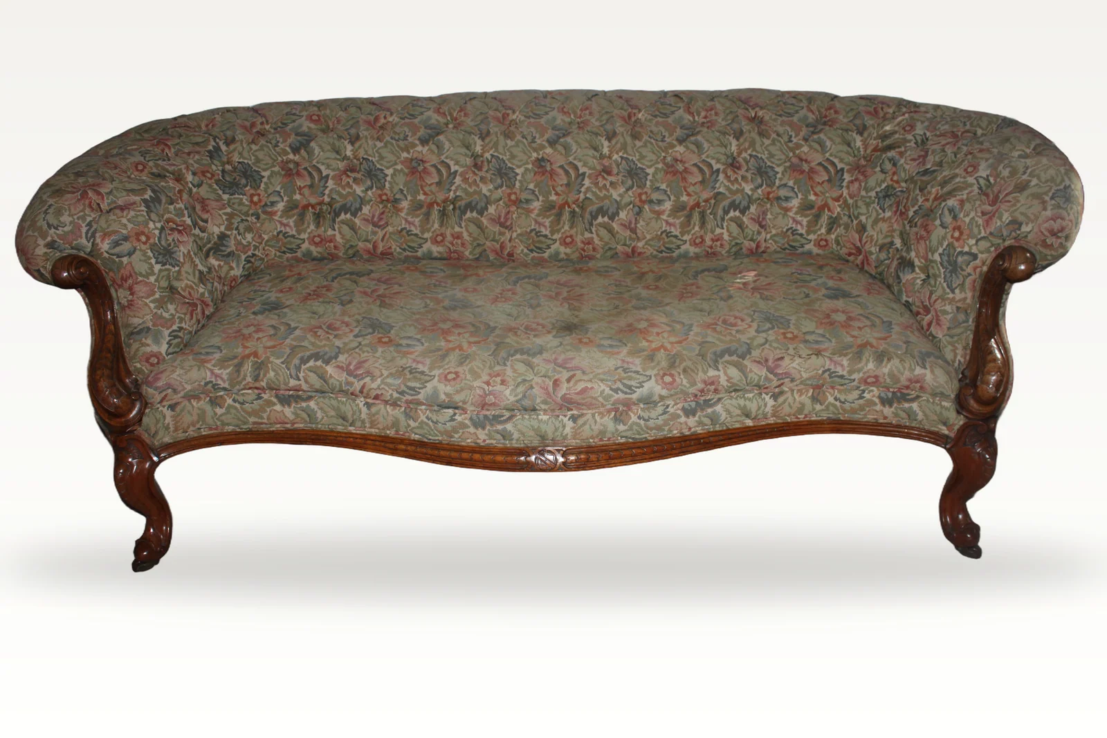 A wonderful and rare Antique Victorian original carved walnut chesterfield sofa. — view 4