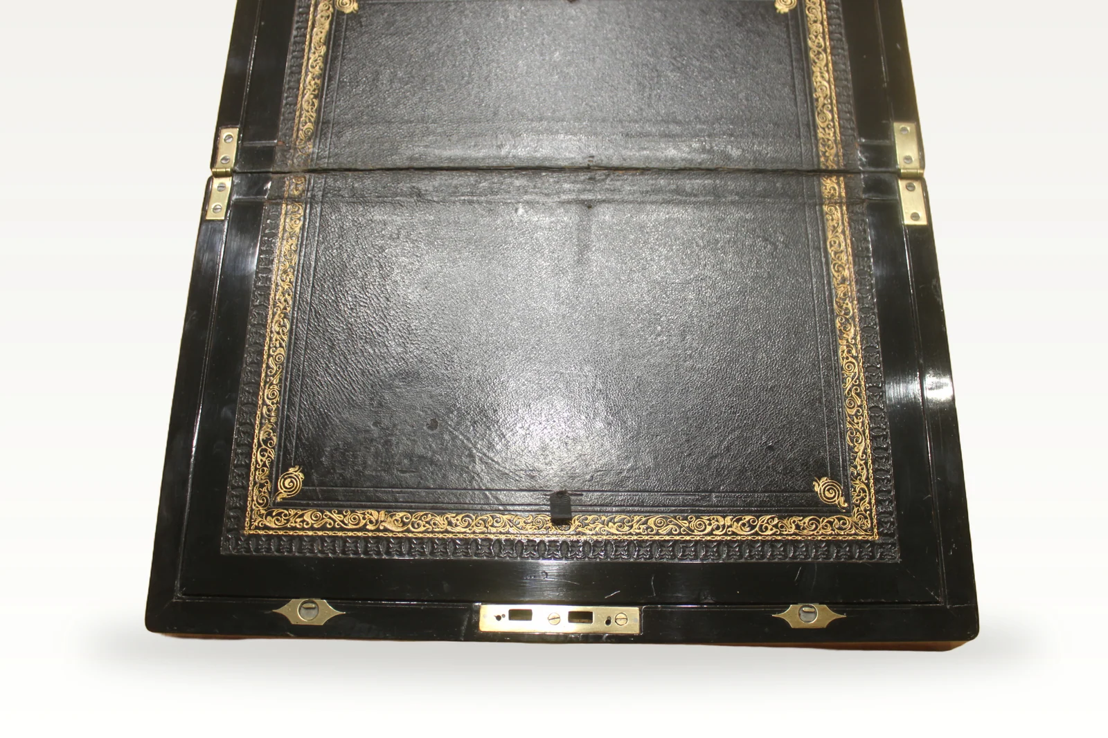 Burr walnut writing slope with secret drawers and Bramah lock — view 10