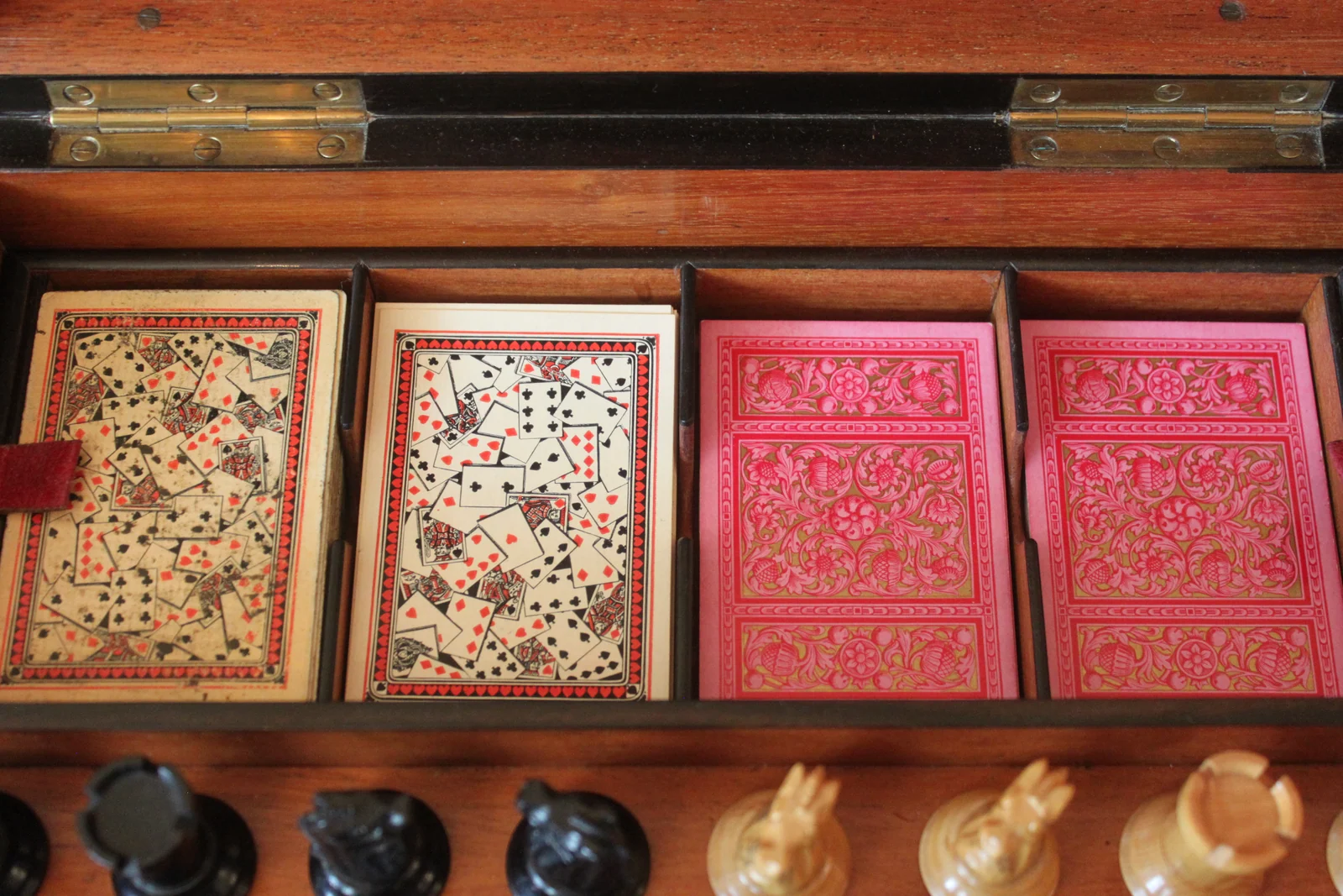 Victorian burr walnut games compendium — view 14