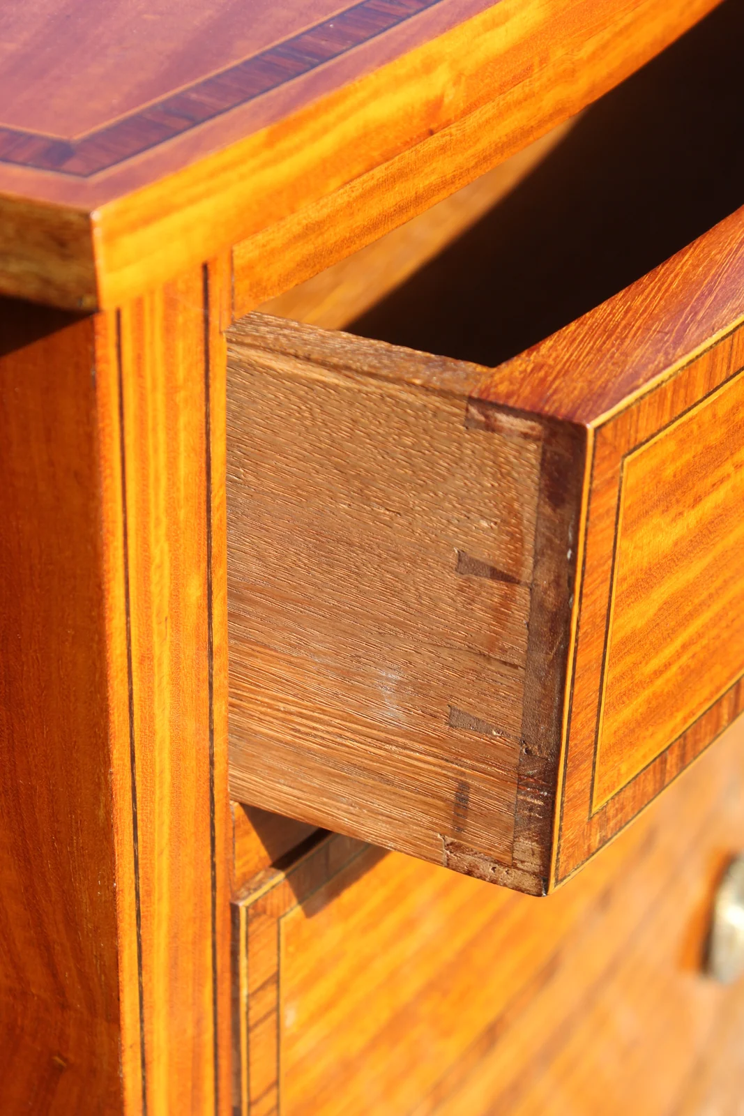 Sheraton Revival Satinwood chest — view 9