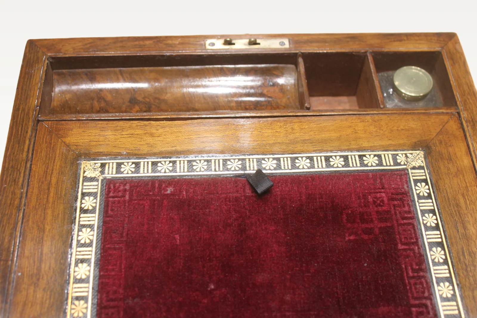 Victorian burr walnut writing slope 4907 — view 11