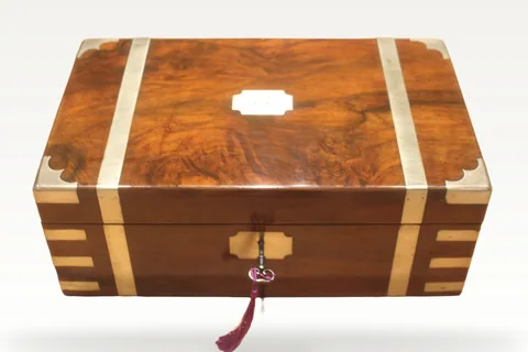 A good Victorian figured walnut brass bound writing slope + secret drawers 4914