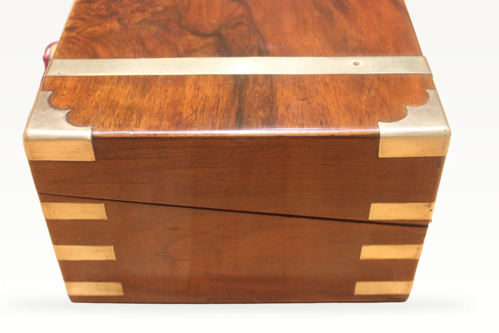 A good Victorian figured walnut brass bound writing slope + secret drawers 4914 — view 5