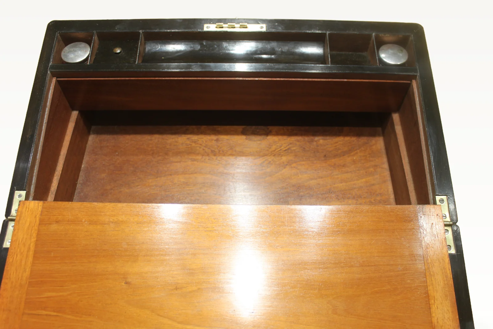 Large Victorian brass figured walnut writing slope with secret drawers 4903 — view 10