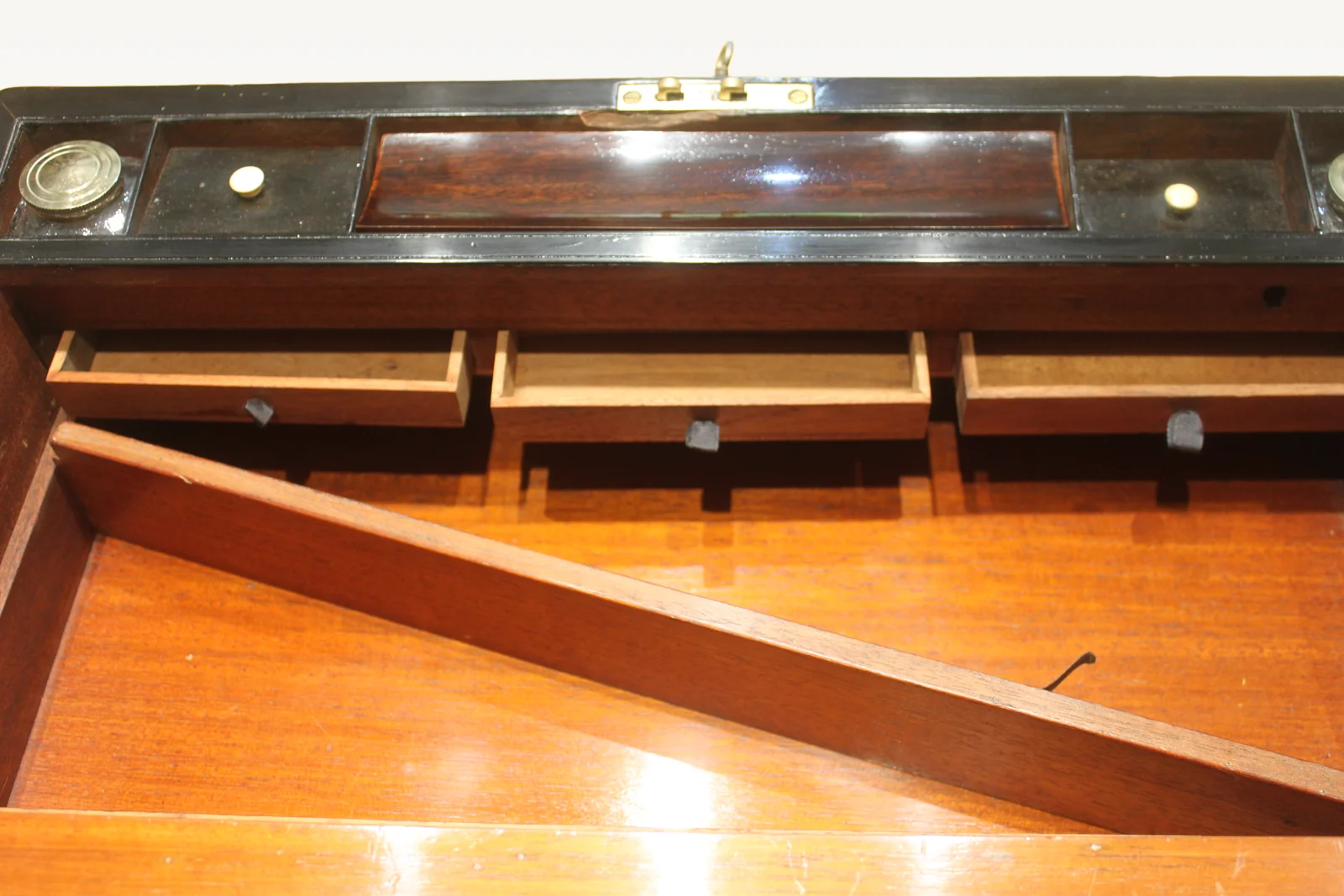 A large 19th century rosewood writing slope with brass inlay — view 11