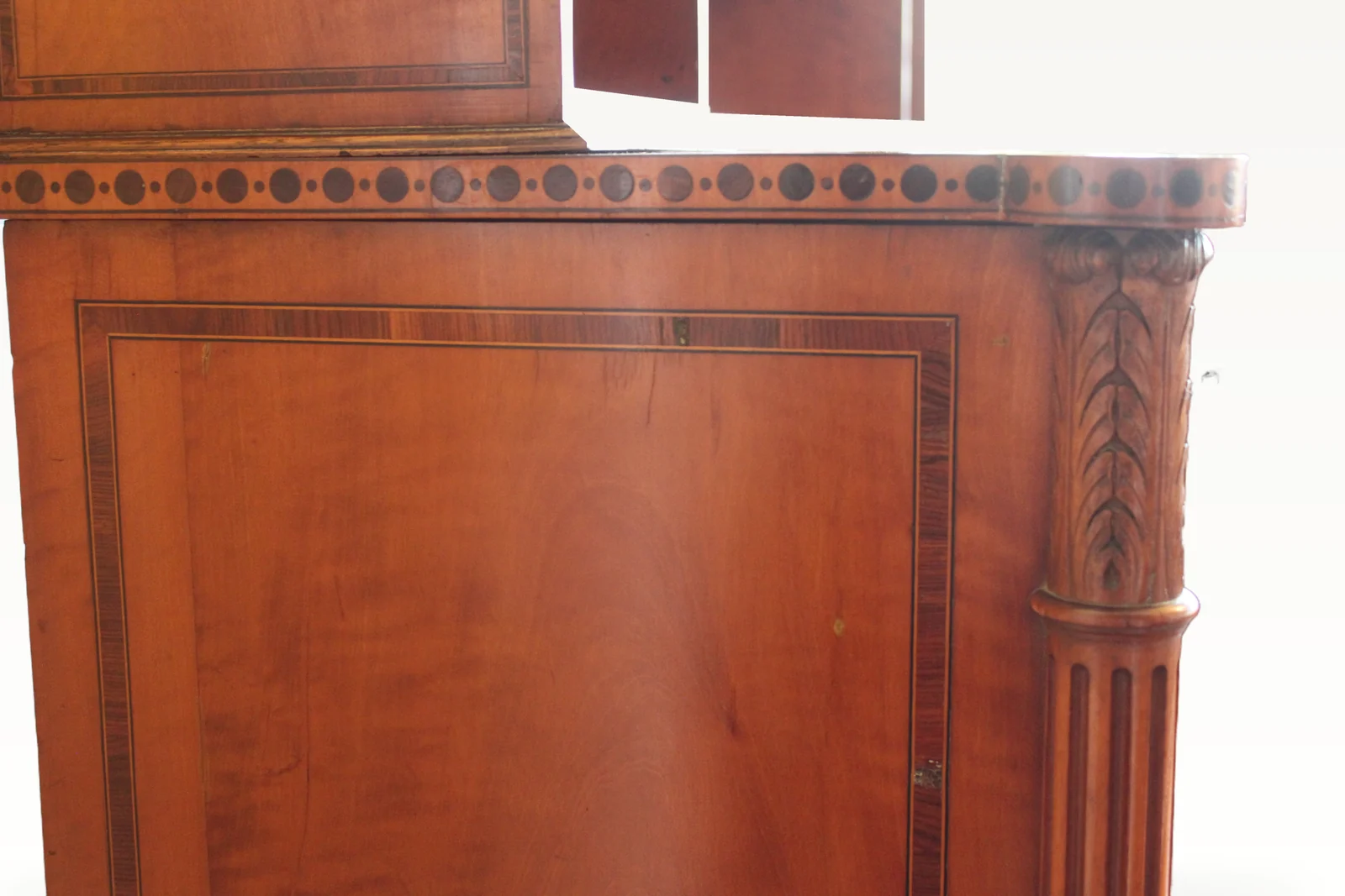 A Sheraton period satinwood inlaid cabinet — view 11