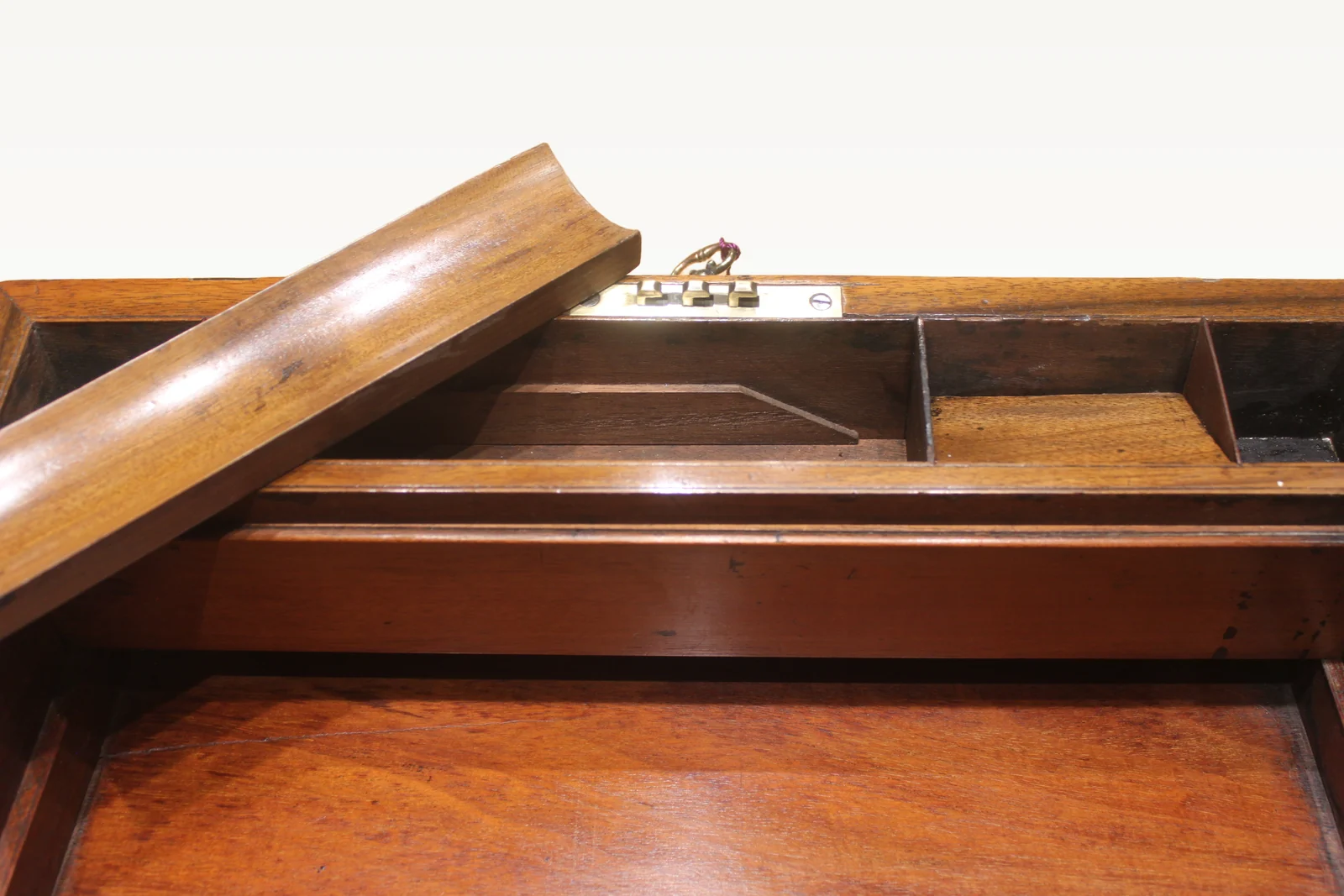 A good Victorian figured walnut brass bound writing slope + secret drawers 4914 — view 11