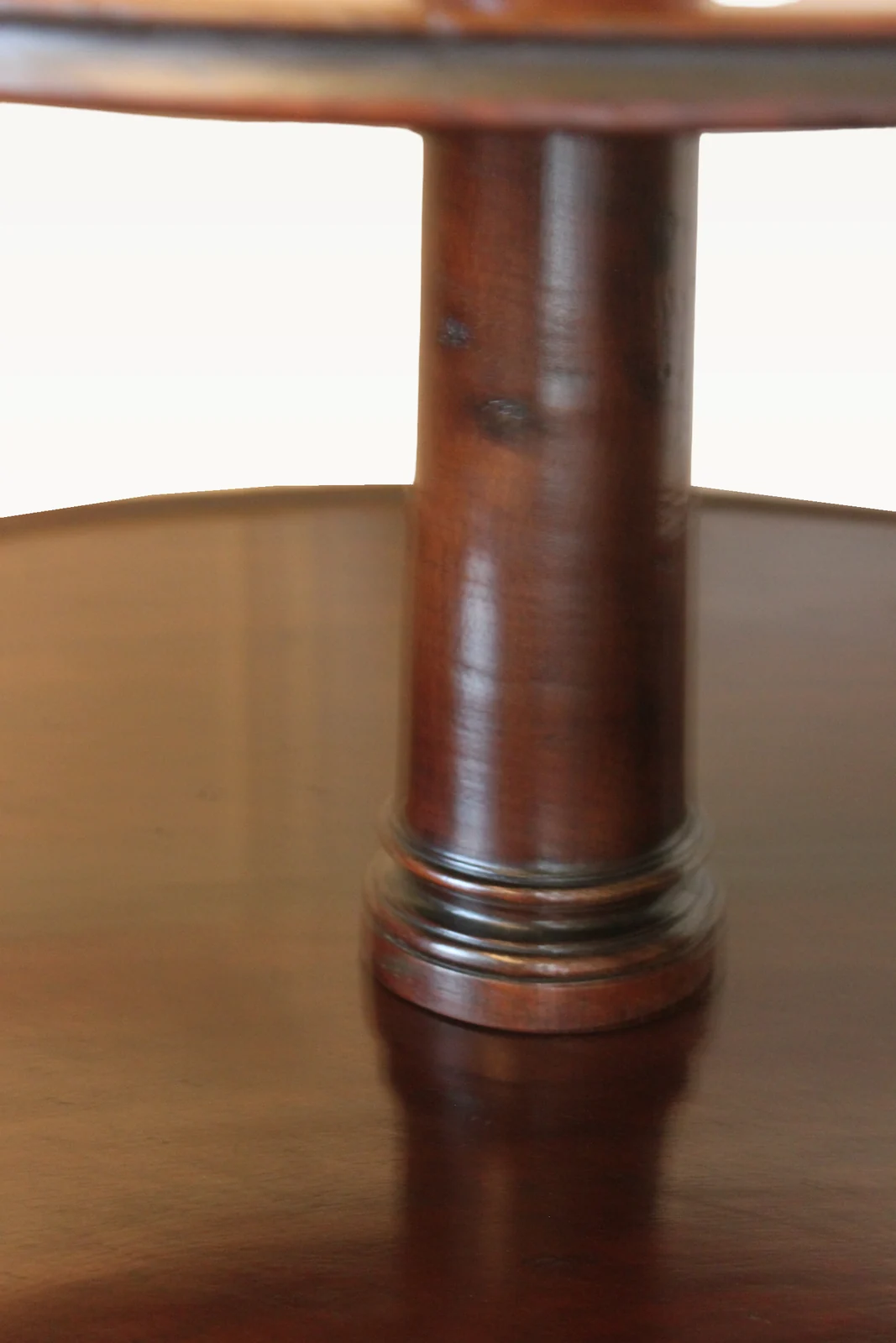 A large George III mahogany dumb waiter — view 5