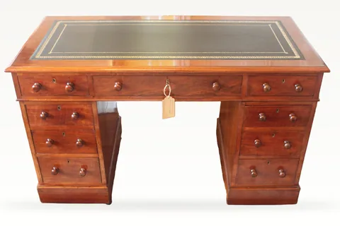 Victorian mahogany pedestal desk